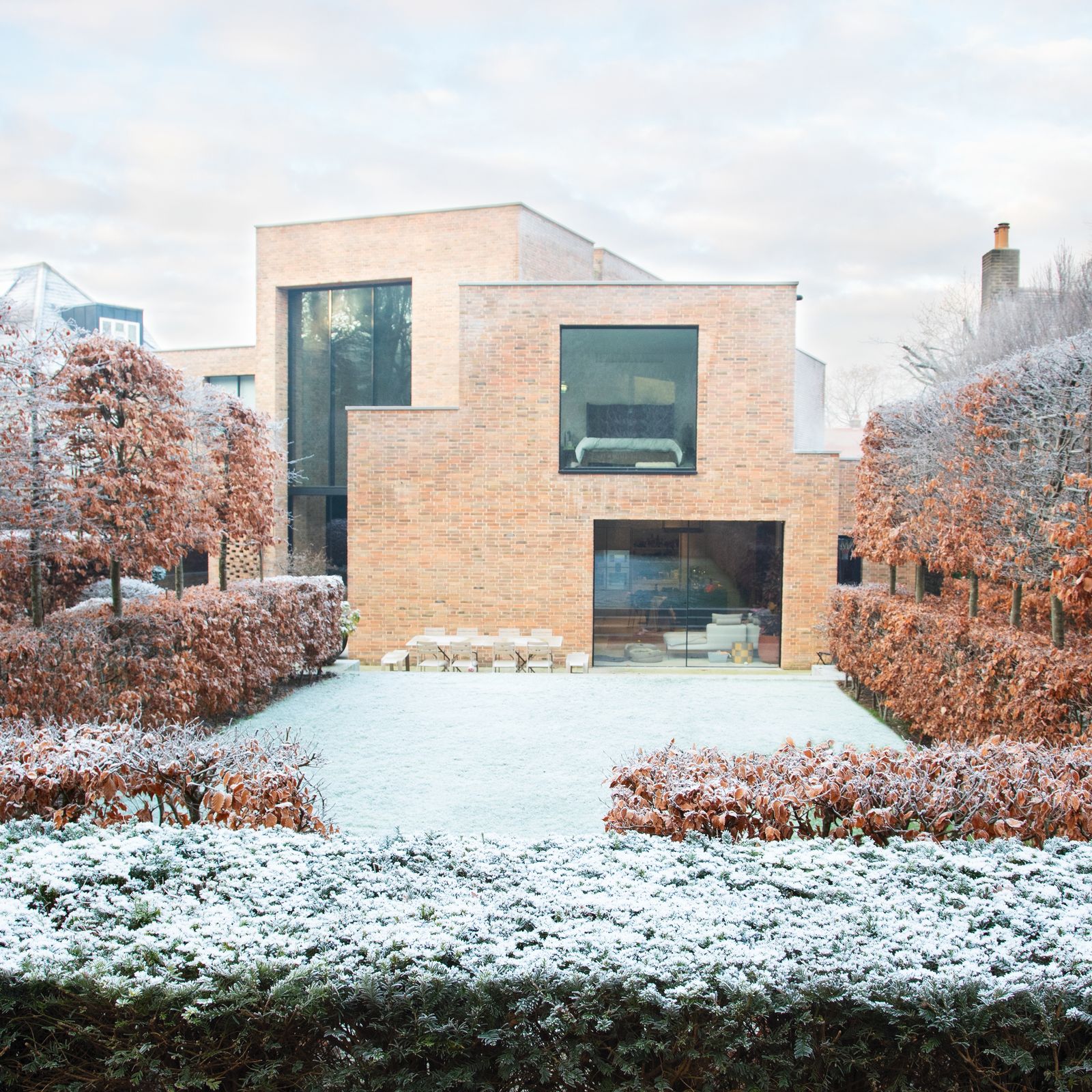 The calmly beautiful winter garden of a modernist house in Highgate