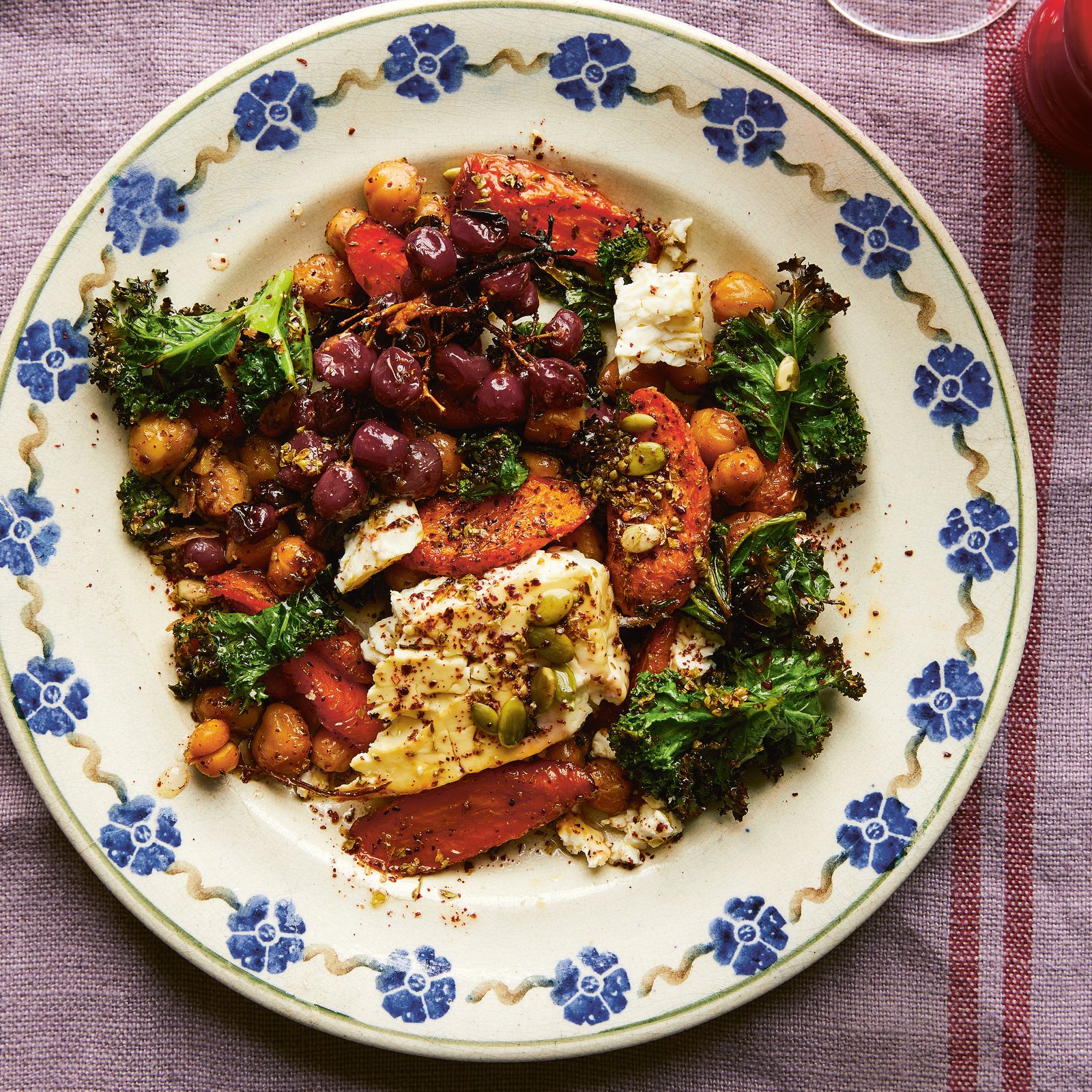 Chickpeas, grapes and carrots with feta