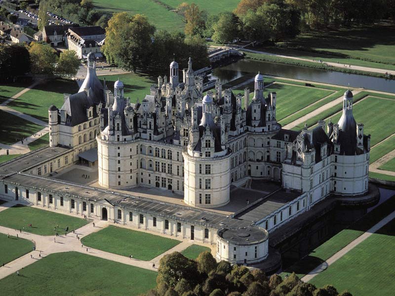 Top 10 mẫu thiết kế lâu đài pháp đẹp nhất hiện nay